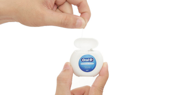Chỉ nha khoa Oral-B Essential Floss cuộn 50m