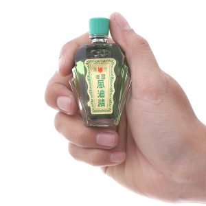 Dầu gió xanh Con Ó chai 12ml