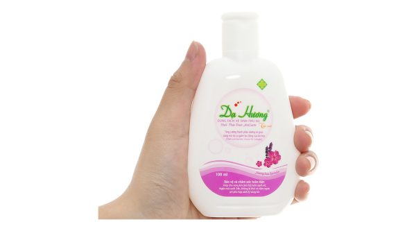 Dung dịch vệ sinh phụ nữ Dạ Hương hương lavender chai 100ml
