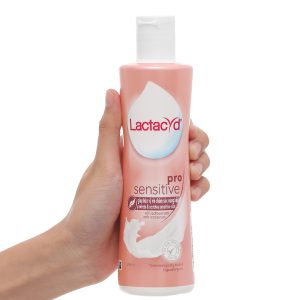 Dung dịch vệ sinh phụ nữ Lactacyd Pro Sensitive cho da nhạy cảm chai 250ml