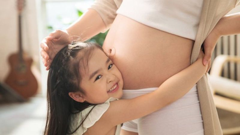 Mẹ bầu và bé đều cần bổ sung Calci.