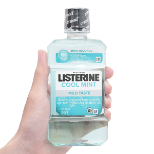 Nước súc miệng Listerine Cool Mint không cay ngừa mảng bám chai 250ml